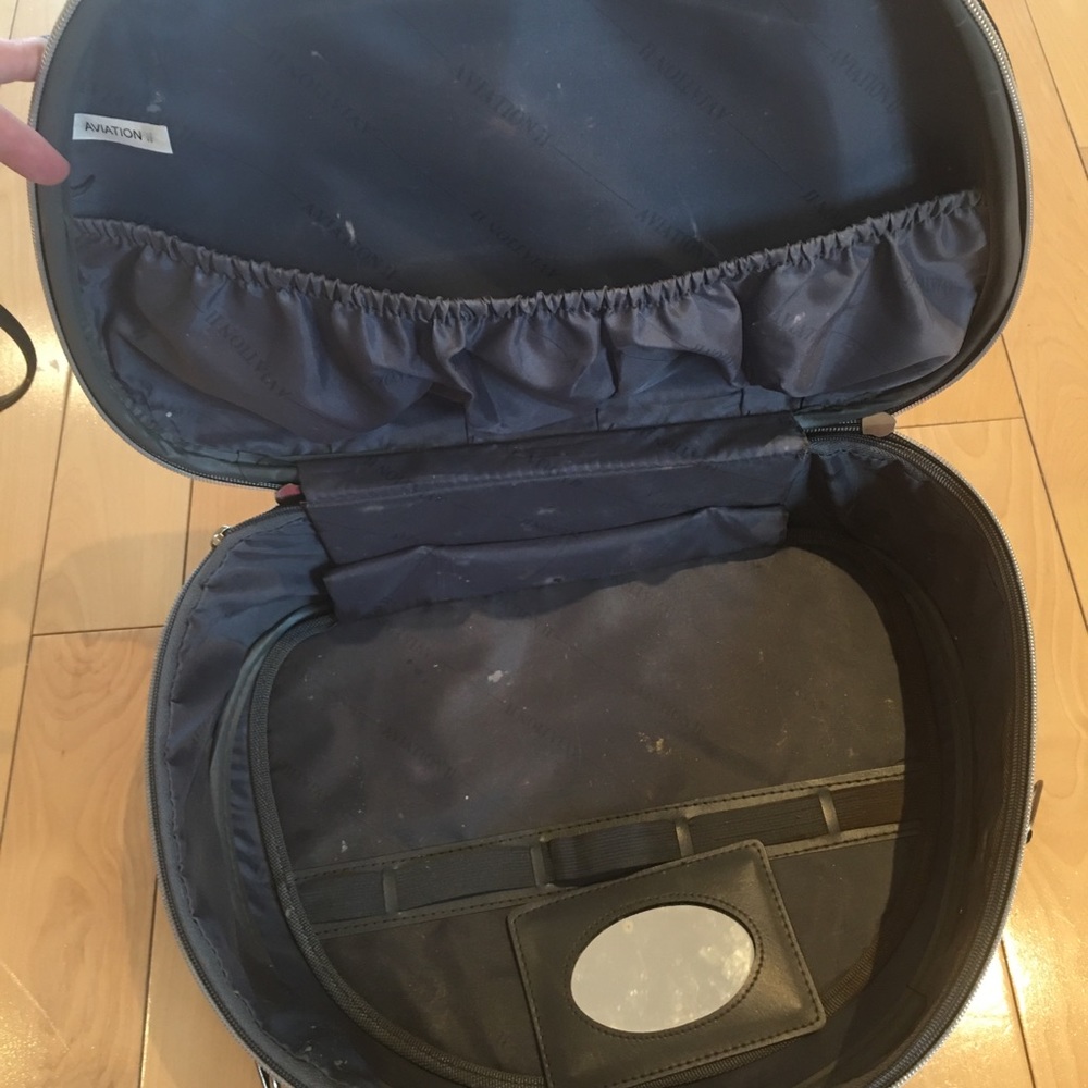 Travel/toiletries/makeup bag - Picture 4 of 8